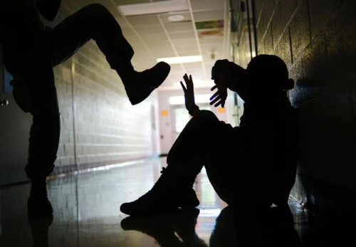 Una adolescente queda en estado vegetal tras pelea con una compañera; su familia denuncia que fue un caso de bullying