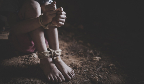 Adolescente reportada como desaparecida fue hallada en un lenocinio con otras ocho menores de edad