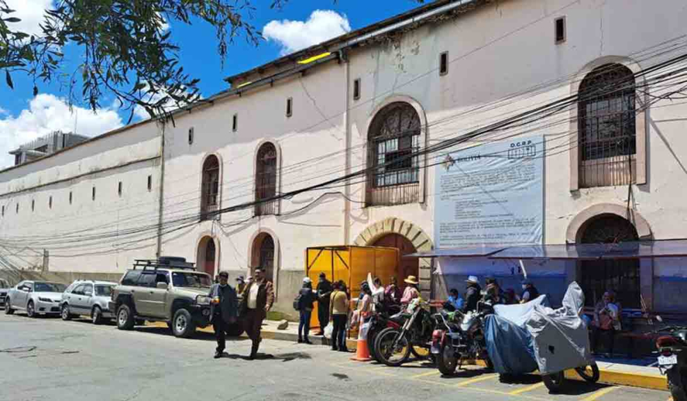 Investigan a dos policías por la fuga de un par de reos de la cárcel de San Pedro