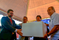 Bolivia recibe donación de Venezuela de 100.000 dosis de la vacuna contra el sarampión