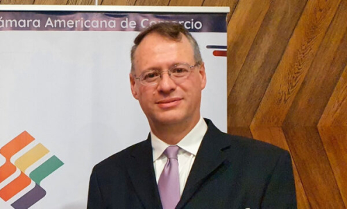 Dunn se declara víctima del ‘monstruo burocrático’ por trámite pendiente, pero ratifica ser el candidato de NGP