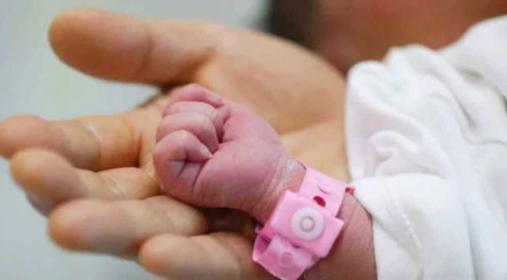 “Nos dijeron que era niña”, dijo el padre de una bebé fallecida que recibió el cuerpo de un niño