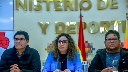 Gobierno recomienda clases a distancia en 4 ciudades y pide al resto evaluar la modalidad