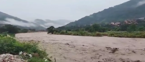 Reportan el desborde de al menos un río en Caranavi a causa de las intensas lluvias