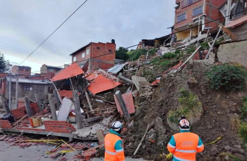 La Paz: Lluvias provocan colapso de dos viviendas en Bajo San Isidro