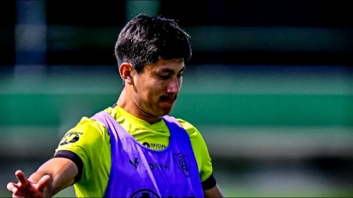 ¿Don Miguel? Terceros vuelve al América con bigote y forma más trabajada