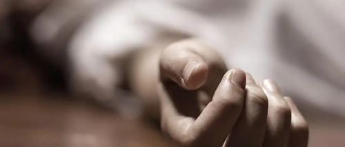 Mujer muere asfixiada tras reclamar a su pareja por llegar tarde a casa, señala la Fiscalía