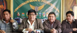 Confederación de choferes de Bolivia convoca a un ampliado nacional para tratar las filas por combustible